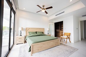 Paradise Bay Great View Luxury 2BR Condo