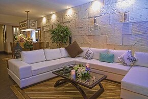 Aldea Thai Oceanview Penthouses