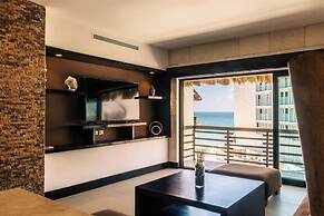 Aldea Thai Oceanview Penthouses