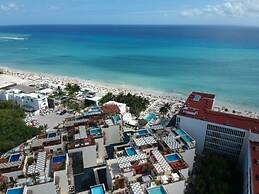 Aldea Thai Oceanview Penthouses