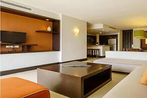 Aldea Thai Oceanview Penthouses