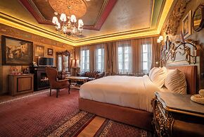 Bey House Royal Hotel
