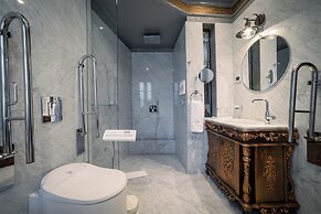 Bey House Royal Hotel