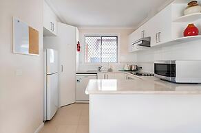 Cheerful 3 bedroom house with free parking