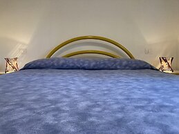 Spacious Apartment for up to 6 Guests by - Beahost