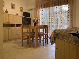 Spacious Apartment for up to 6 Guests by - Beahost