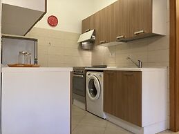 Spacious Apartment for up to 6 Guests by - Beahost