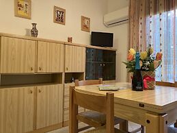 Spacious Apartment for up to 6 Guests by - Beahost