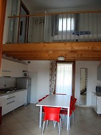 Bright Apartment With Swimming Pool - Beahost