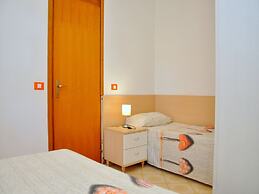 Adorable Seaside Flat for 5 Guests - Beahost