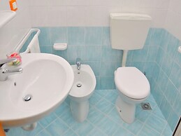 Adorable Seaside Flat for 5 Guests - Beahost