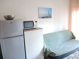 Adorable Seaside Flat for 5 Guests - Beahost