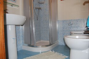 Welcoming Flat for 6 Guests Next to the Beach