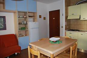 Welcoming Flat for 6 Guests Next to the Beach