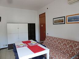 Cozy Flat in Residence With Swimming Pool-beahost