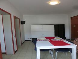 Cozy Flat in Residence With Swimming Pool-beahost