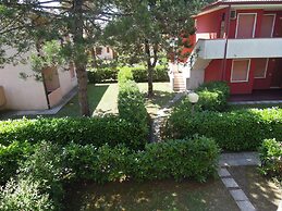 Cozy Flat in Residence With Swimming Pool-beahost