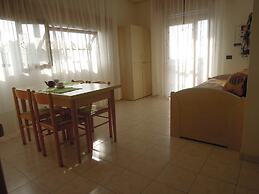 Homely 1 Bedroom Flat With Side sea View