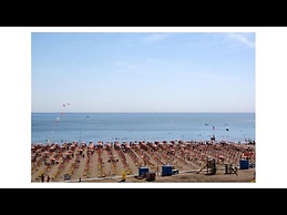 Homely 1 Bedroom Flat With Side sea View