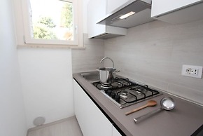 Cozy Villa With Private Garden Close to the sea