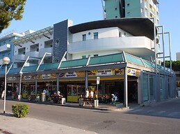 Bright Flat Next to the Beach - Beahost