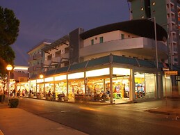 Bright Flat Next to the Beach - Beahost