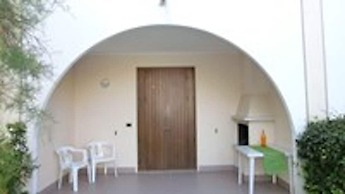 Flat for up 7 Guests in Residence With Pool