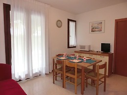 Apartment With Garden in Residence With Pool