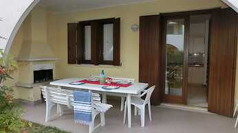 Apartment With Garden in Residence With Pool