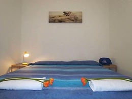 Lovely Studio for Poolside Lovers