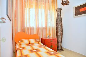 Three-bedroom Apartment Very Close to the Beach