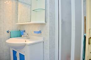 Three-bedroom Apartment Very Close to the Beach