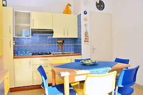 Three-bedroom Apartment Very Close to the Beach