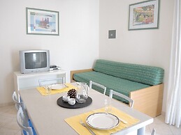 Two-bedroom Flat With Balcony and Private Garden - By Beahost Rentals