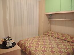 Two-bedroom Flat With Balcony and Private Garden - By Beahost Rentals