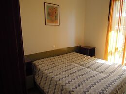 Apartment With Garden In Excellent Location - Beahost