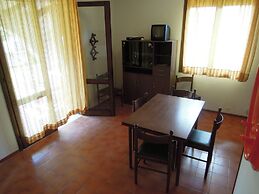 Apartment With Garden In Excellent Location - Beahost