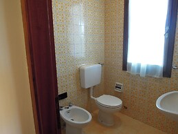 Apartment With Garden In Excellent Location - Beahost