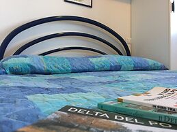 Airy Apartment With Balcony - Beahost