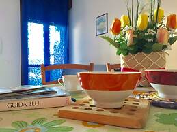 Airy Apartment With Balcony - Beahost