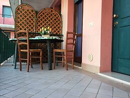 Airy Apartment With Balcony - Beahost