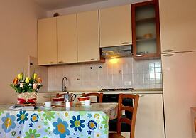 Airy Apartment With Balcony - Beahost