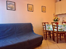 Airy Apartment With Balcony - Beahost