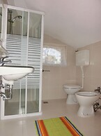 Wonderful Villa With Private Garden - Beahost