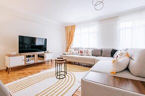 Central Flat Near Cevahir Mall and Metro in Sisli