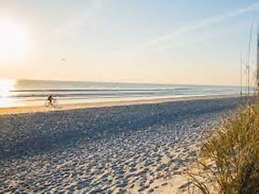 Spacious Apartment Close to the Beach - Beahost