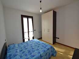 Spacious Apartment Close to the Beach - Beahost