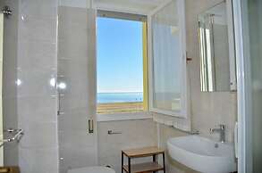 Lovely Seaview Flat - Beahost