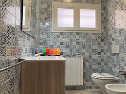 New and Bright Apartment Close to the Beach