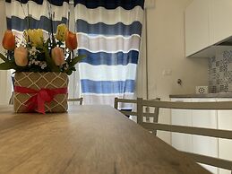 New and Bright Apartment Close to the Beach